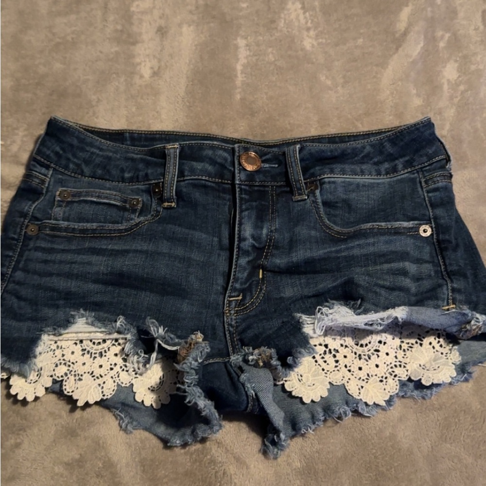 American Eagle Short Shorts with Design